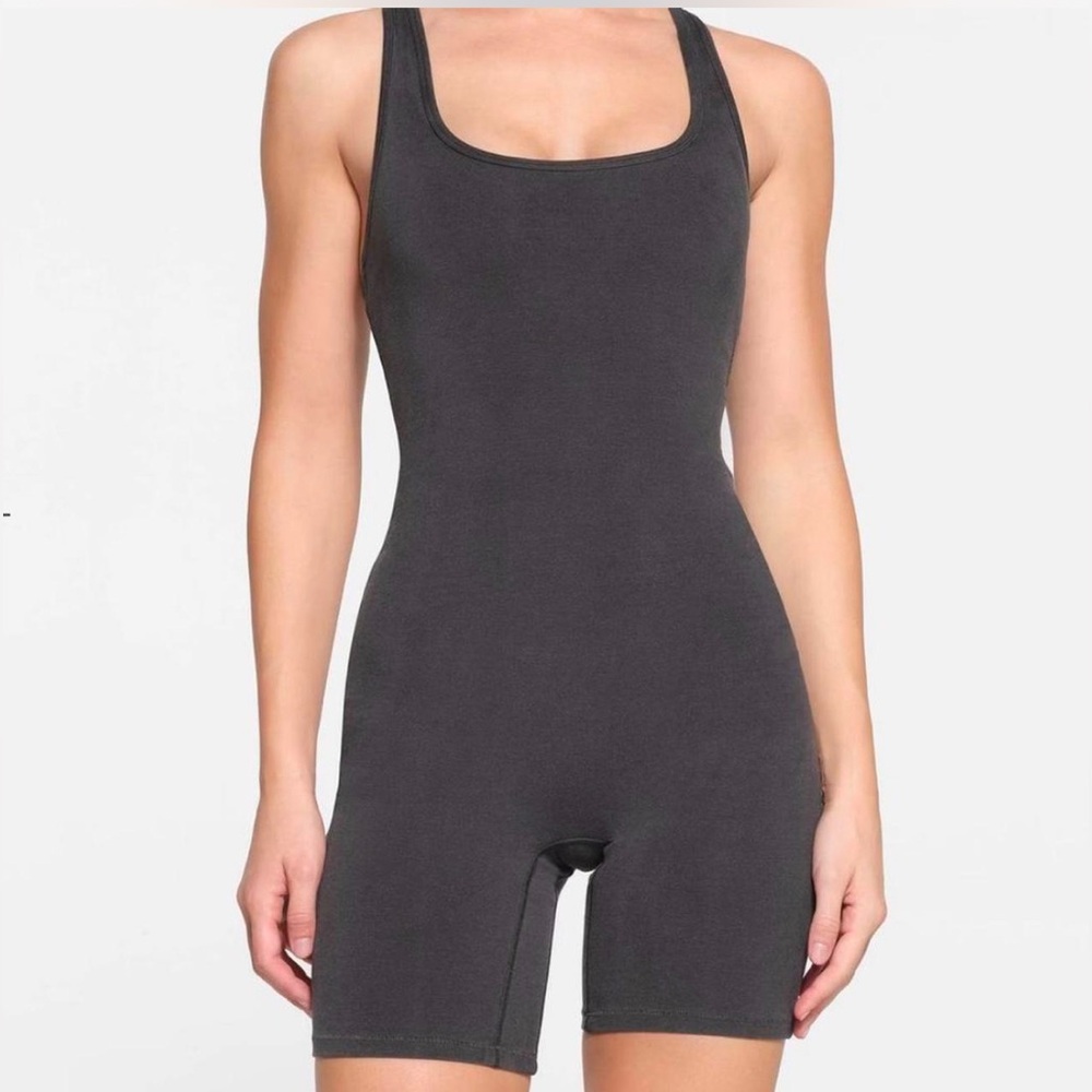 SKIMS *NWT OUTDOOR MID THIGH ONESIE | S